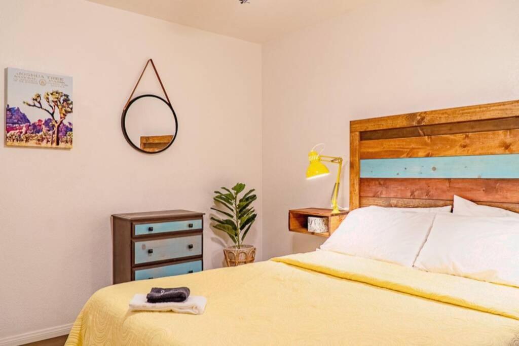 New! Jt Sunshine House Cozy, Artsy & Comfy, Dog Friendly, 3bd Joshua Tree
