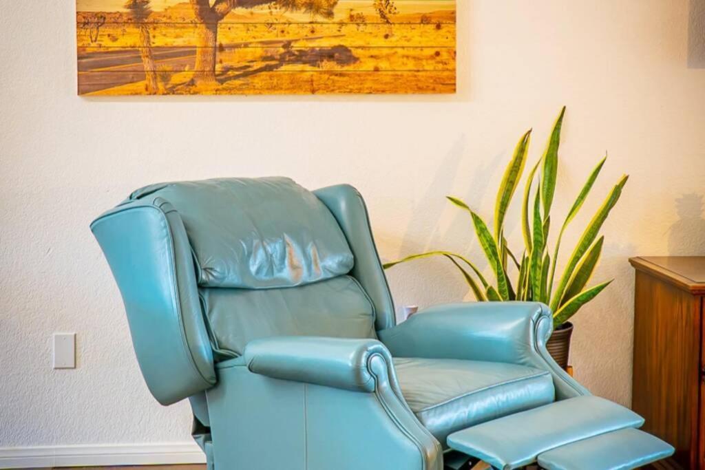 New! Jt Sunshine House Cozy, Artsy & Comfy, Dog Friendly, 3bd Casa de Férias Joshua Tree
