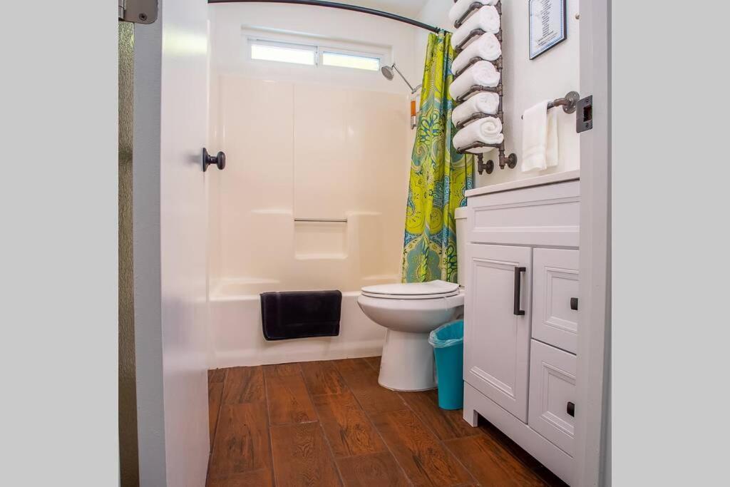 New! Jt Sunshine House Cozy, Artsy & Comfy, Dog Friendly, 3bd *